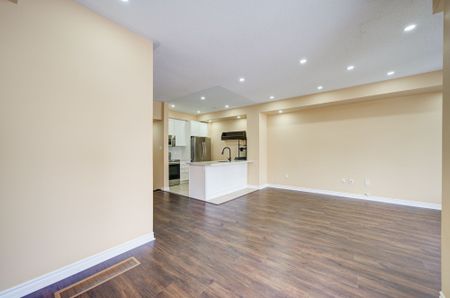 For Lease - 2435 Greenwich Drive Unit# 21, Oakville, Ontario - Photo 2