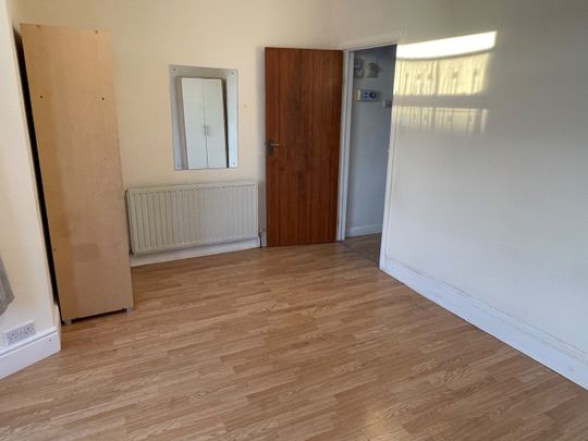 1 Bed Flat, Northbrook Rd, IG1 - Photo 1