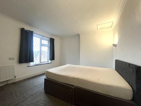 2 bedroom end of terrace house to rent - Photo 4