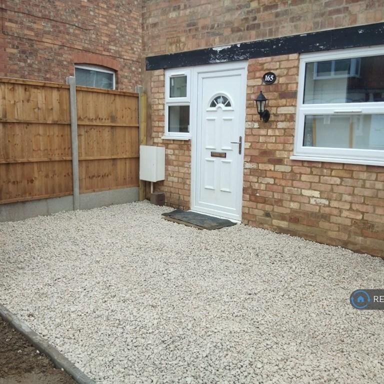 2 bedroom semi-detached house to rent - Photo 1