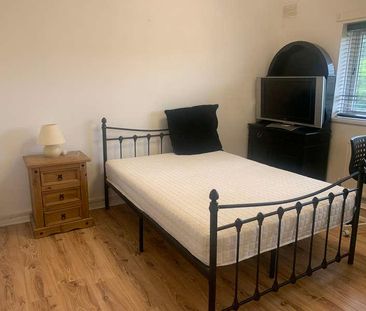 Prior Deram Walk, Coventry, CV4 - Photo 6