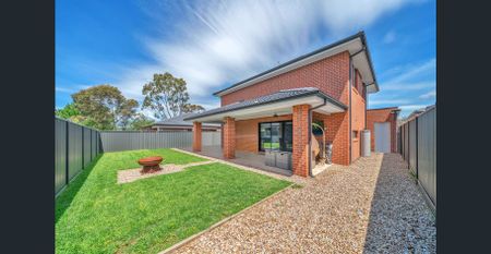 Luxury, Lifestyle & Location Combine at 36 Wichita Grove, Lara. - Photo 4