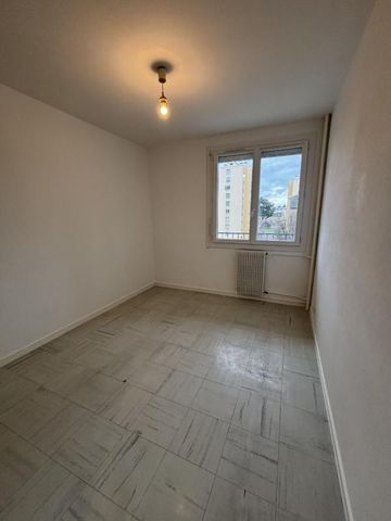 Appartement F3 - 3ème étage avec Balcon et cave - Photo 3