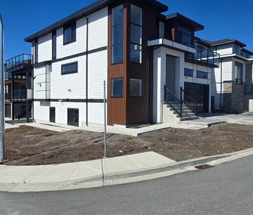 #Lower B 5283 Highview Drive - Photo 2