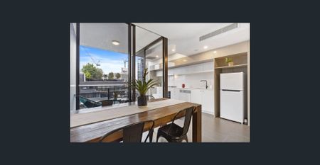 One Bedroom Apartment in South Brisbane! Fully Furnished ! - Photo 5