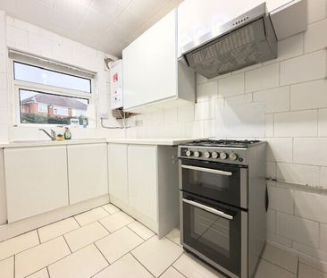 3 bedroom semi-detached house to rent - Photo 3