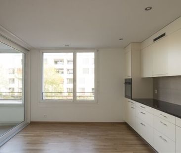 Look for something special. - Photo 3