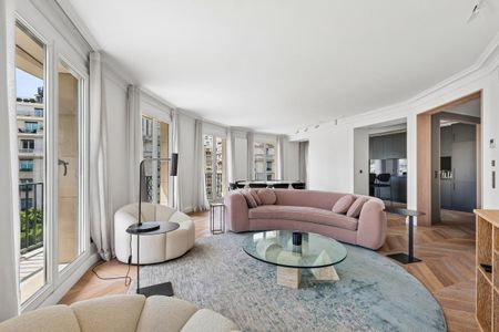 Location Appartement 5 pièces Meublé 130m² PARIS 8ème - Photo 5