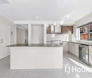 35 Skylark Boulevard, Clyde North VIC - Photo 1