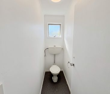 Henderson Freshly Renovated 3 Bedroom Home - Photo 5