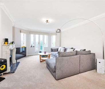 A fantastic modern two bedroom apartment with off-street parking. - Photo 2