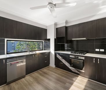 1 Kestrel Way, Fitzgibbon QLD 4018 - House For Rent - $600 | Domain - Photo 6