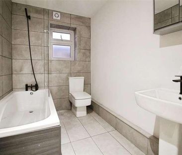 Parklands, Rochford, SS4 - Photo 2