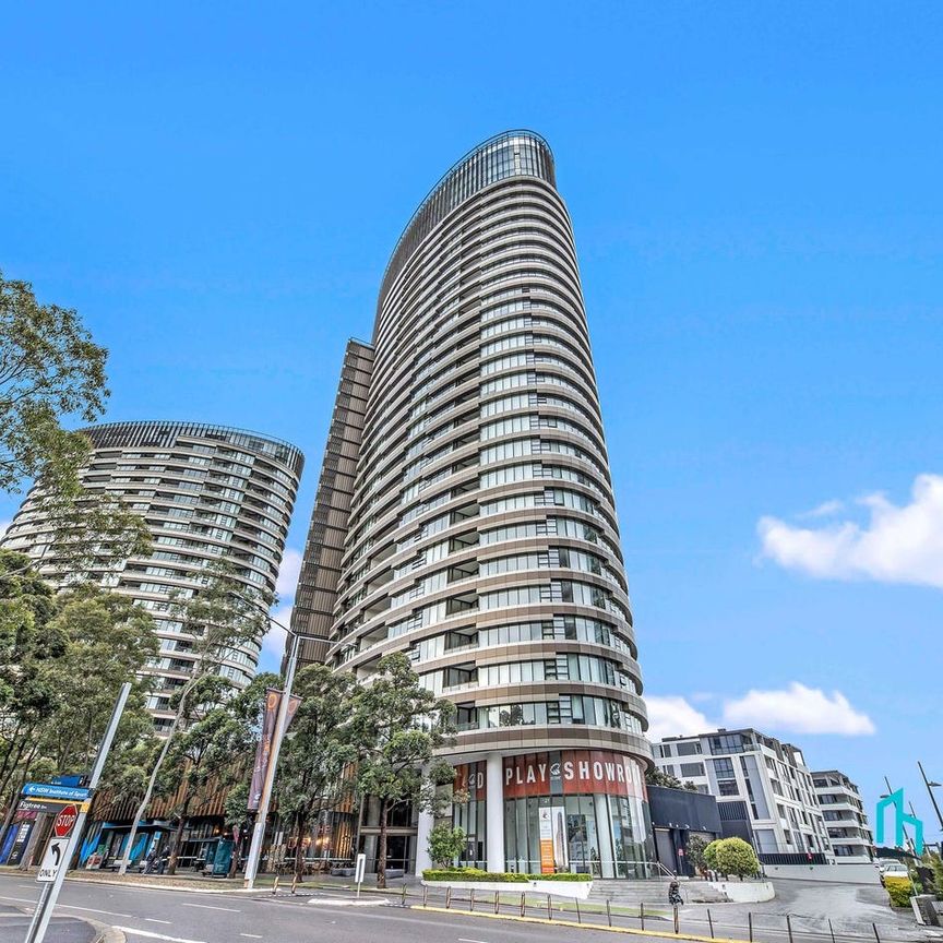 Near New Two Bedroom Apartment with Study and Massive Courtyard - Photo 1