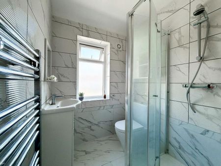 2 bedroom terraced house to rent - Photo 2