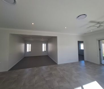 32 Tamborine St, Redland Bay, Qld 4165 - Photo 1