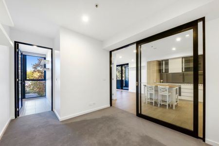 Luxury Living At The Griffin - Photo 2