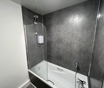 2 bedroom flat to rent - Photo 6