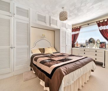 4 bedroom semi-detached house to rent - Photo 4