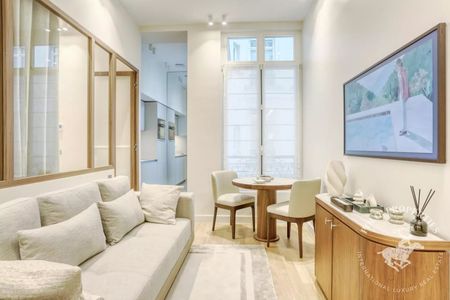 Tout savoir sur cet appartement dans le quartier Hoche-Friedland, à Paris 8ème - Photo 2