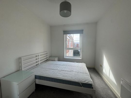 2 bedroom Flat To Let - Photo 1