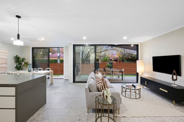 Exceptional Contemporary Living In Abury Cbd - Photo 1