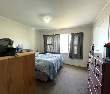 A renovated 3 bedrooms property in Highland Park - Photo 4