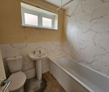 2 bedroom semi-detached house to rent - Photo 4