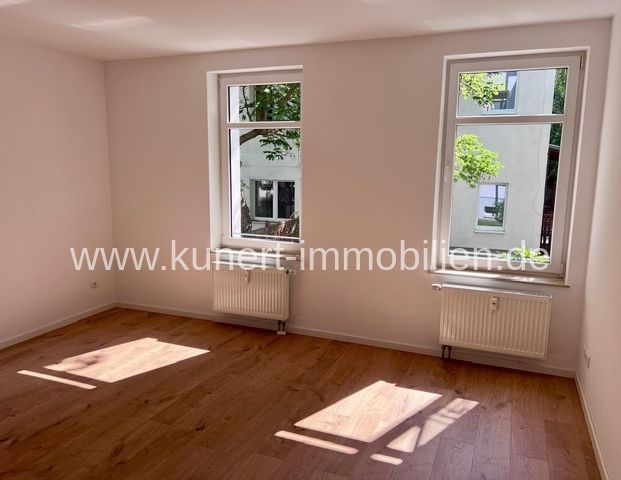 Attraktive 2-Zimmer-Wohnung Balkon, Einbauküche und Stellplatz im halleschen Med ... - Photo 1
