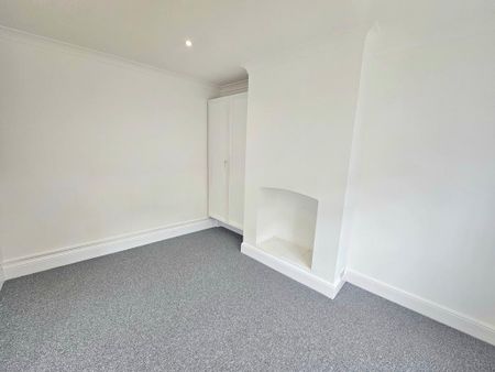 2 bedroom property to rent - Photo 3