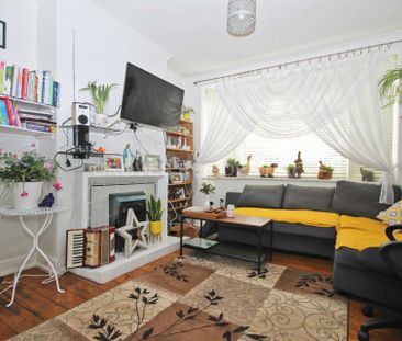 Price £2,300 pcm - Available 31/01/2026 - Unfurnished - Photo 1