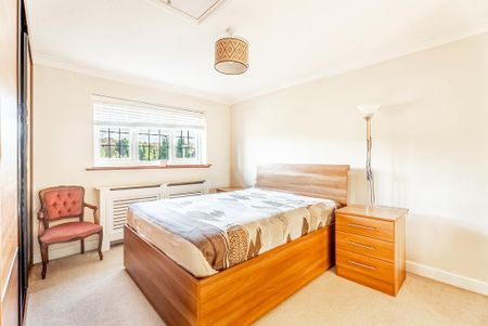 4 bedroom detached house to rent - Photo 5