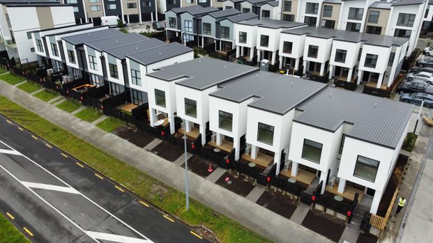 SILVERDALE, 2 BEDROOMS - Photo 1