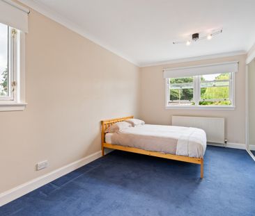 4 bedroom detached house to rent - Photo 2