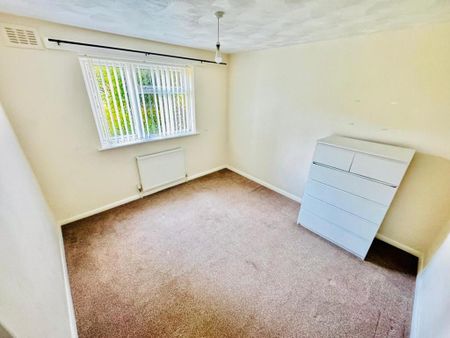 2 bedroom ground floor flat to rent - Photo 2
