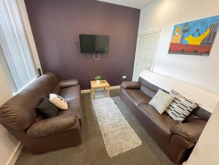 5 bedroom terraced house to rent - Photo 4