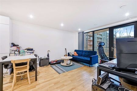 Bright and spacious 1 bedroom apartment with a private balcony. - Photo 2