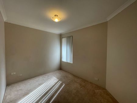 Tidy 3 Bedroom Villa - Photo 3