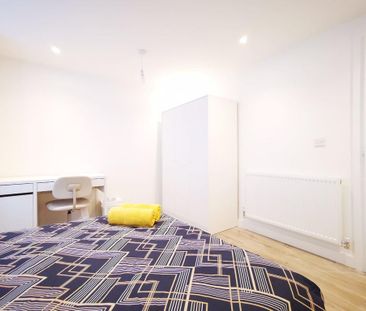 3 bedroom flat to rent - Photo 5