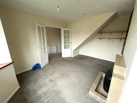 4 bedroom semi-detached bungalow to rent - Photo 3