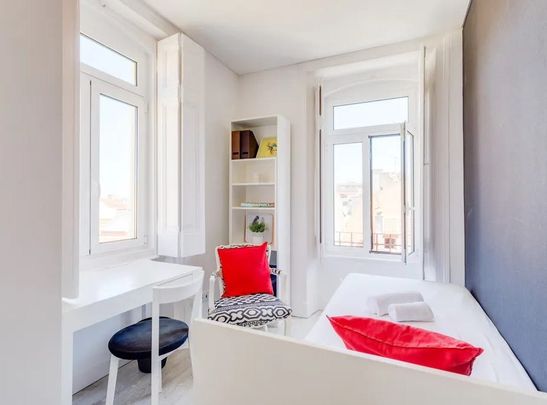 Rua General Taborda, Lisbon, Lisbon 1070-306 - Photo 1