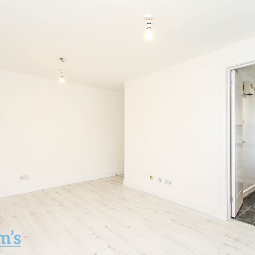 1 bed Apartment for Rent - Photo 1