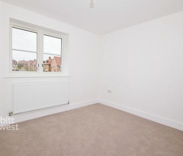 4 bedroom terraced house to rent - Photo 1