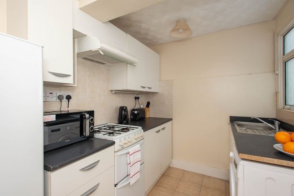 Springhead road Room 2 - Photo 1