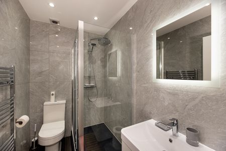 2 Bed Flat, Pater Street, W8 - Photo 2