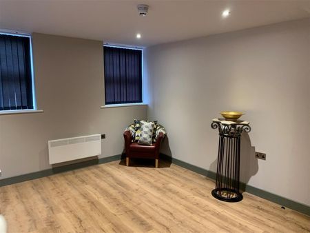 2 BED Apartment To rent - Photo 4