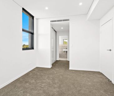 Spacious Apartment in Ideal Location - Photo 4