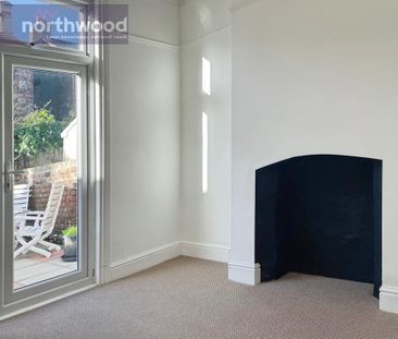 4 bedroom semi-detached house to rent - Photo 6