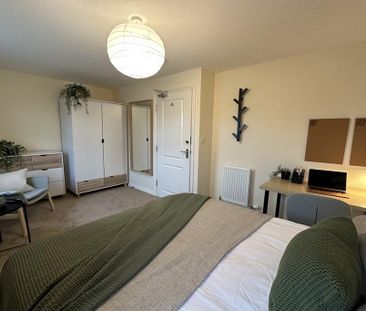 1 bedroom in a house share to rent - Photo 3