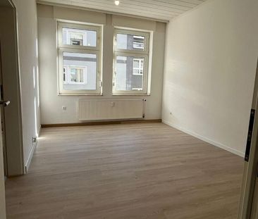 Helle Wohnung mit Charme - neu renoviert mit Küche - Foto 6